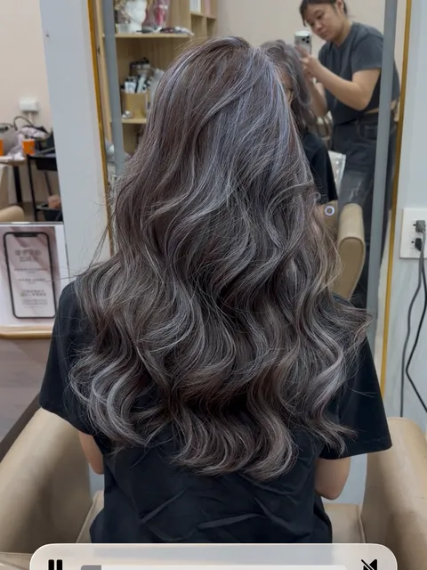 高級感線條染作品參考，設計師 金 hair salon黛比