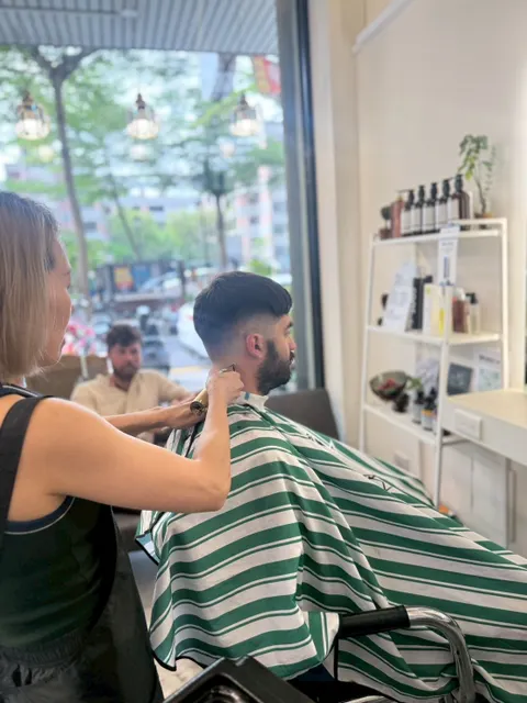 Clean mid Fade｜自然漸層男士剪髮設計作品參考，設計師 Aiko