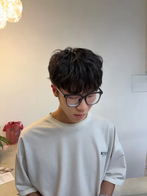 韓系剪裁 萊斯利捲作品參考，設計師 威利