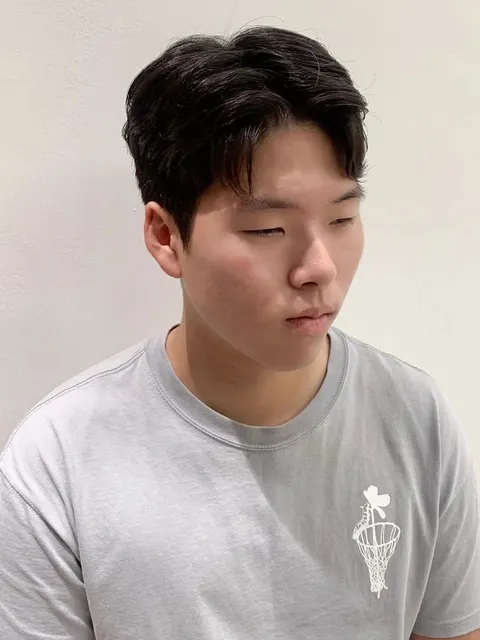 男生韓系髮型作品參考，設計師 Howard｜豪爾